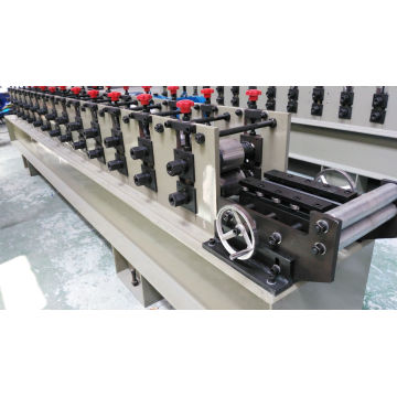 Vollautomatische CE- und ISO-zertifizierte 3 Inc Rollladen-Tür-Führungsschienen-Rollformmaschine